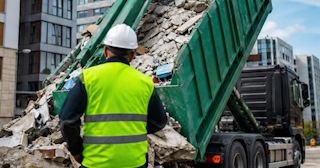 Вывоз строительного мусора в Еманжелинске: услуги лицензированной компании — ПроМусор